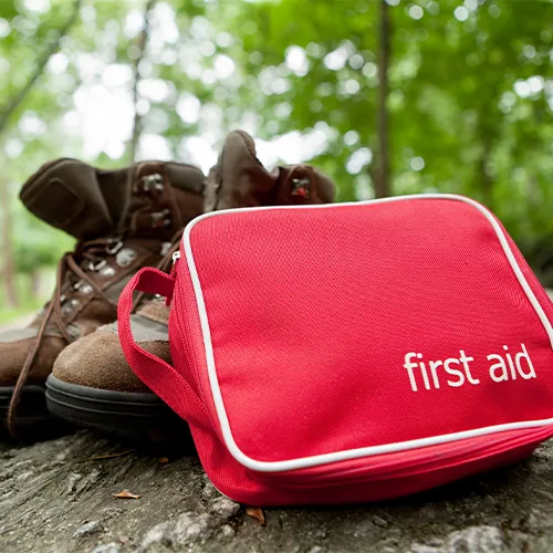 پک کمک اولیه طبیعت‌گردی